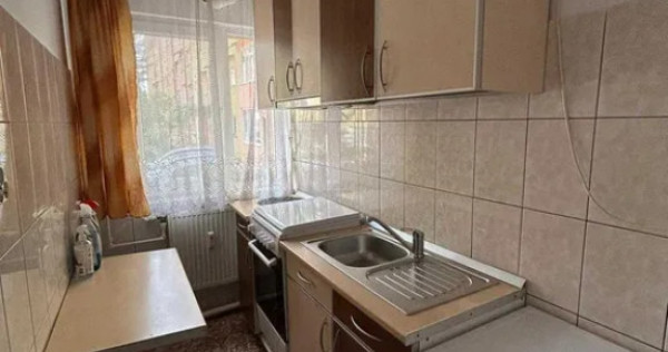 Apartament cu 2 camere semidecomandate Zona G.Enescu