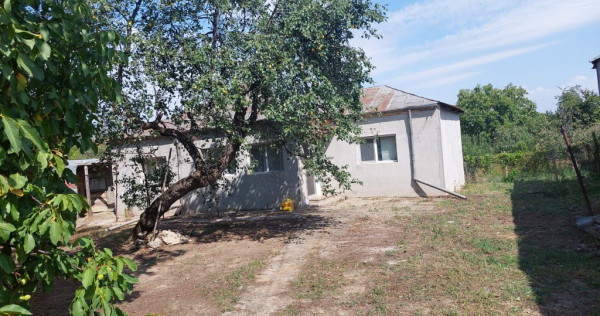 Casa batraneasca din caramida, JARISTEA, an 1962 cu 3 camere