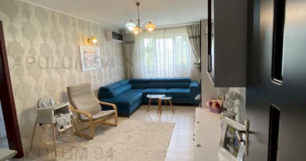 Vanzare Apartament 4 camere Piata Resita