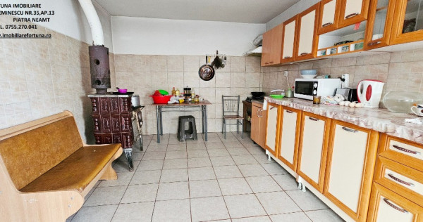 Casa la pret de apartament, teren 720 mp, D-va Rosie