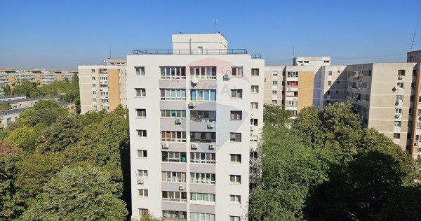 Apartament de vânzare cu 3 camere luminoase, în zona Dr...