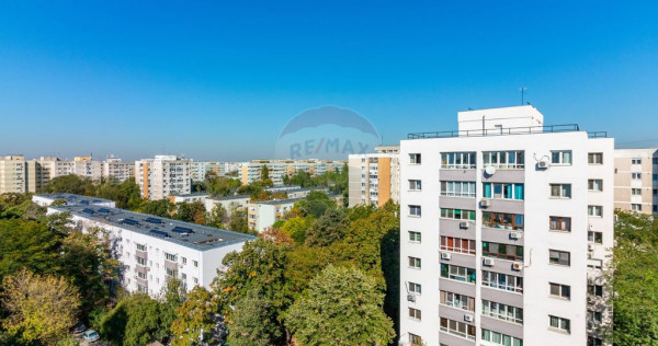 Apartament de vânzare cu 3 camere luminoase, în zona Dr...