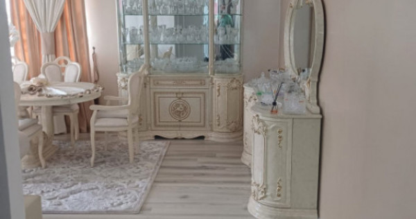 Apartament 3 camere zona Noua