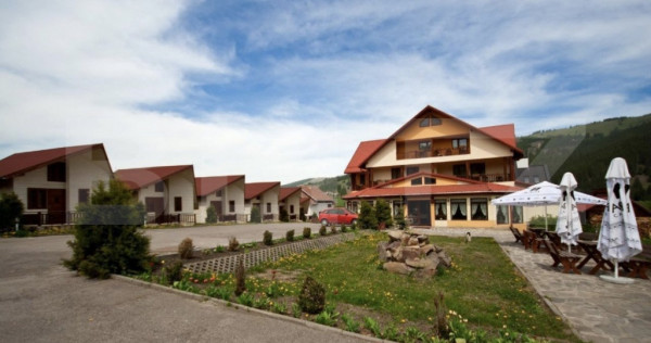 Ofertă unică: pensiune și teren generos de 16000 mp &icirc;n