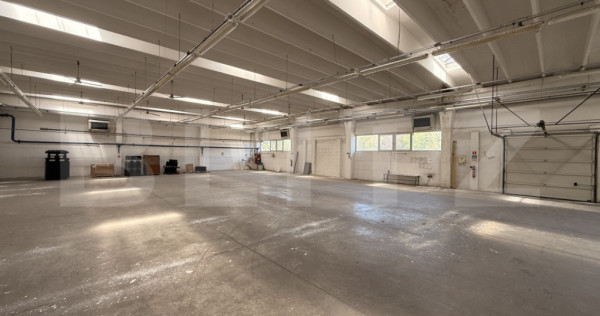 Cladire birouri , hala de productie, spatii depozitare, parc