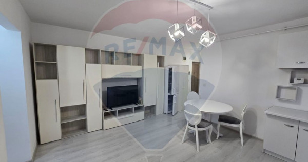 Apartament cu 2 camere de închiriat în zona Central