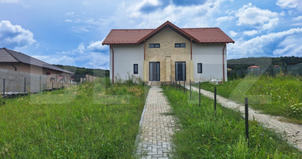 Duplex semifinisat, 120 mp utili, teren 550 mp, Chinteni