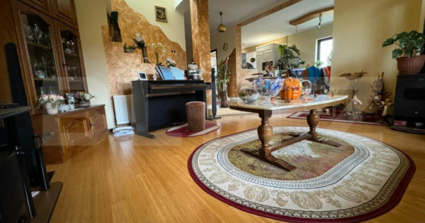 De vanzare casa cu 6 camere, 480 mp, zona Vetis