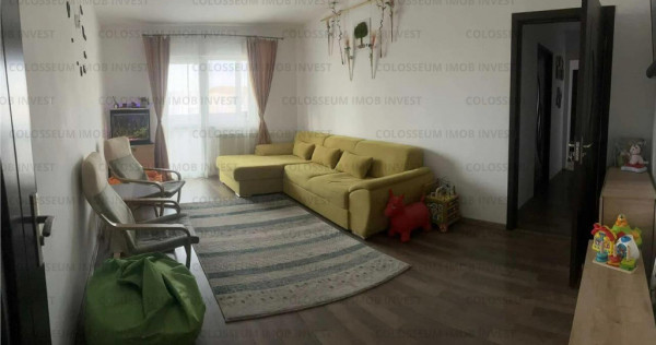 Apartament cu 4 camere, decomandat - zona Tractorul.