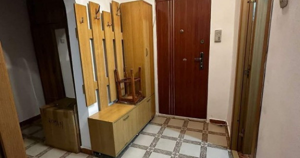 De vanzare 3 camere zona piata mare , decomandat 52000 e