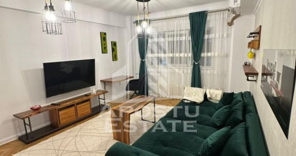 Apartament 2 camere, etaj intermediar decomandat in Piata...