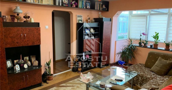 Apartament 3 camere, centrala proprie, zona Girocului