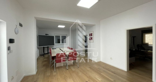 Vila P+M, finisata modern, curte amenajata, zona Modern-C...