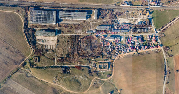 Teren industrial 13.5 ha cu constructii fosta uzina mecanica