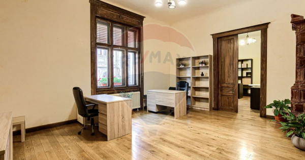 Apartament 3 camere 176 mp de vanzare zona Ultracentral ,...