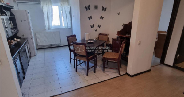 Apartament 3 cam renovat et 3/4 zona F-uri