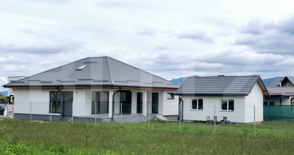 Casa și căsuța pentru party