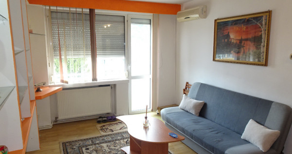 Inchiriez apartament 2 camere Deva, zona ultracentral Bd 1 Decembrie