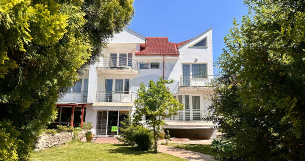 Casă / Vilă cu 16 camere de vânzare în zona Central