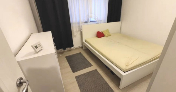 Apartament 3 camere decomandate zona Vasile Aaron