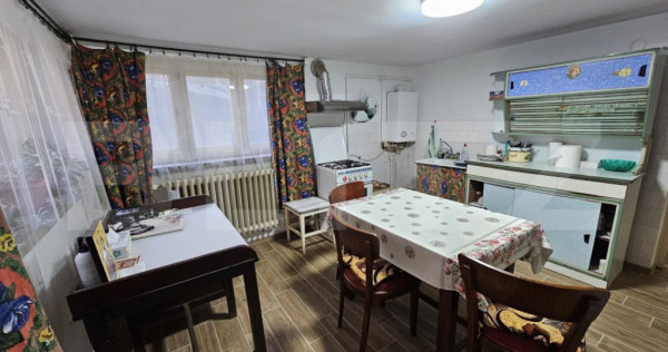 Casă 4 camere, 160 mp, zona Cetății Deva