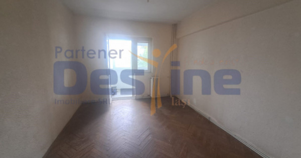 Apartament 4 camere, decomandat, Galata