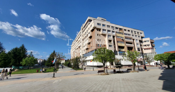 Apartament cu 3 camere, ULTRACENTRAL, 99 mp, str. Victoriei