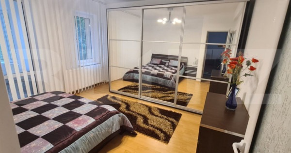 Apartament de vanzare, cu 4 camere, 120 mp, etaj intermediar