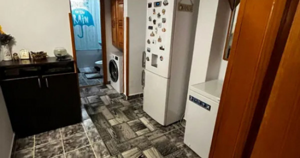 Apartament cu 2 camere decomandate-Parter Zona Burdujeni - Cuza Voda 2