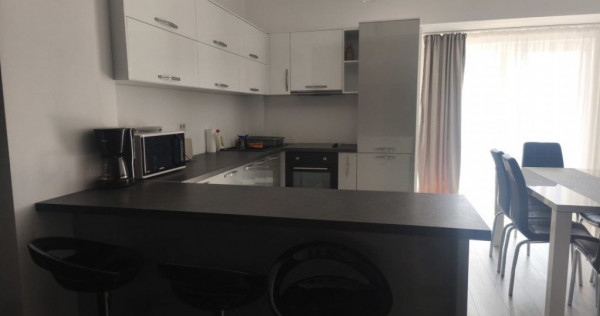 Apartament 4 camere de inchiriat, 100mp, etaj 3, centru Rada
