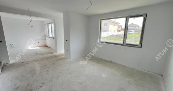 Casa cu 3 camere 2 bai si curte de 170 mp zona Calea Cisnadi