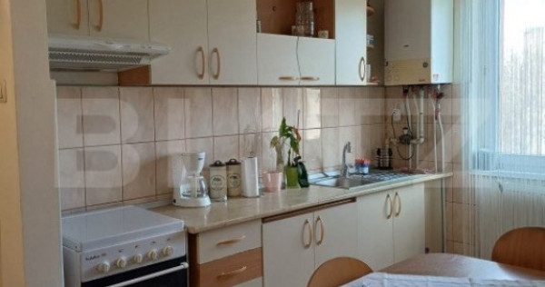Apartament cu 3 camere, 67 mp, zona Materna