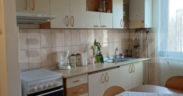 Apartament cu 3 camere, 67 mp, zona Materna