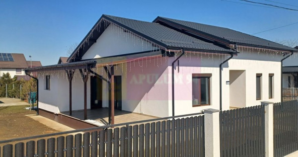 Săbăreni, casă nouă tip parter, cu pod mansardabil