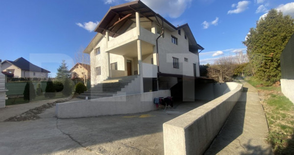 Casa individuala, 419 mp, teren 1100 mp, zona parc Bucov.