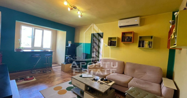 Apartament cu 4 camere, centrala proprie, zona Spitalul J...