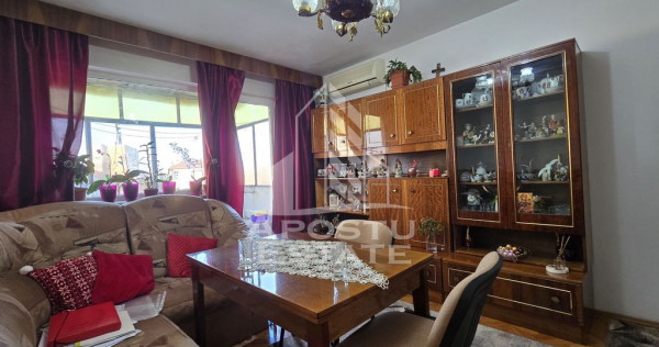 Apartament cu 4 camere, centrala proprie, zona Dacia