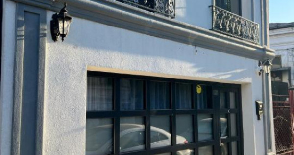 Casa, Centru Istoric, Constructie noua, Totul Nou, mobilat s