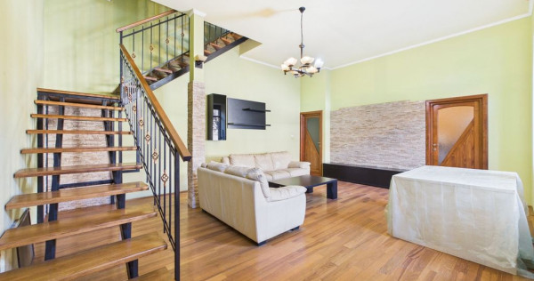 Apartament pe 3 niveluri - ultracentral, Arad