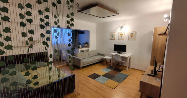 Garsoniera decomandata - zona Astra