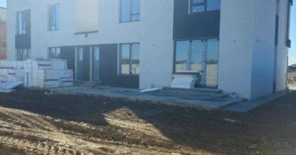 Vila individuala 5 CAMERE/3 BAI/Com.Berceni/COMISION 0 %