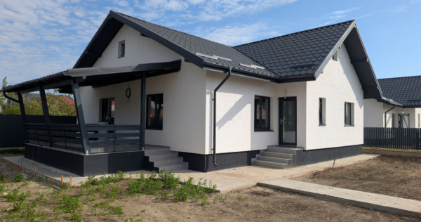 Casa 3 dormitoare , la cheie , Lilieci, Rozelor