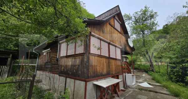 Casa renovabila din lemn, teren 830 mp