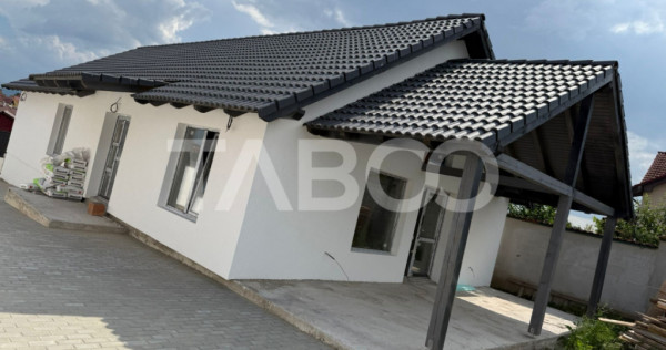 Casa individuala cu 4 camere pe un singur nivel in Sura Mica