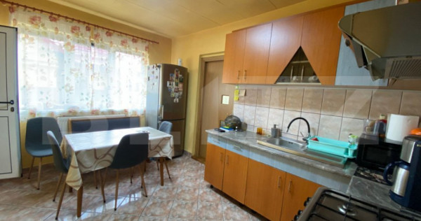 Casa individuala, de vanzare, cu 3 camere, 65 mp, zona Autog