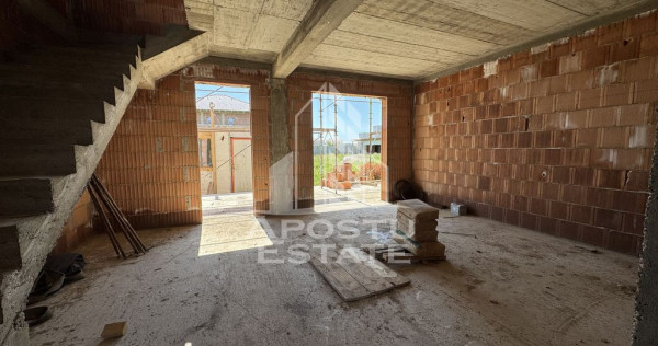 Duplex cu 3 camere, bucatarie separata, toate utilitatile...