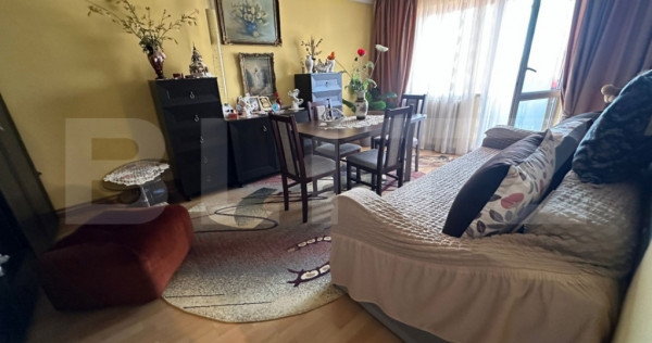 Apartament de vanzare, cu 3 camere, 2 balcoane, 67 mp, zona