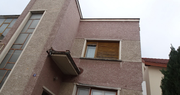 Vand apartament cu 4 camere cu garaj si beci in duplex in Deva,