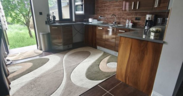 Casa + teren 2600mp, zona Horodnic de Sus, Radauti