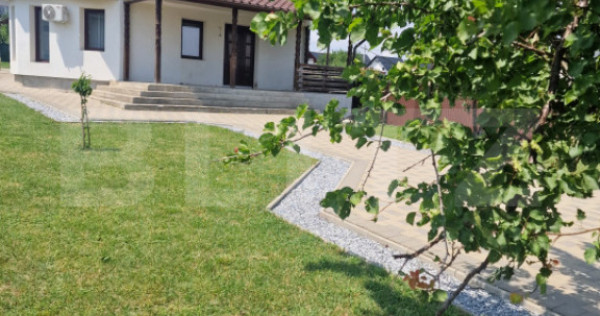 Casă individuală, 200 mp, 9 Ari teren, zona Ipotești